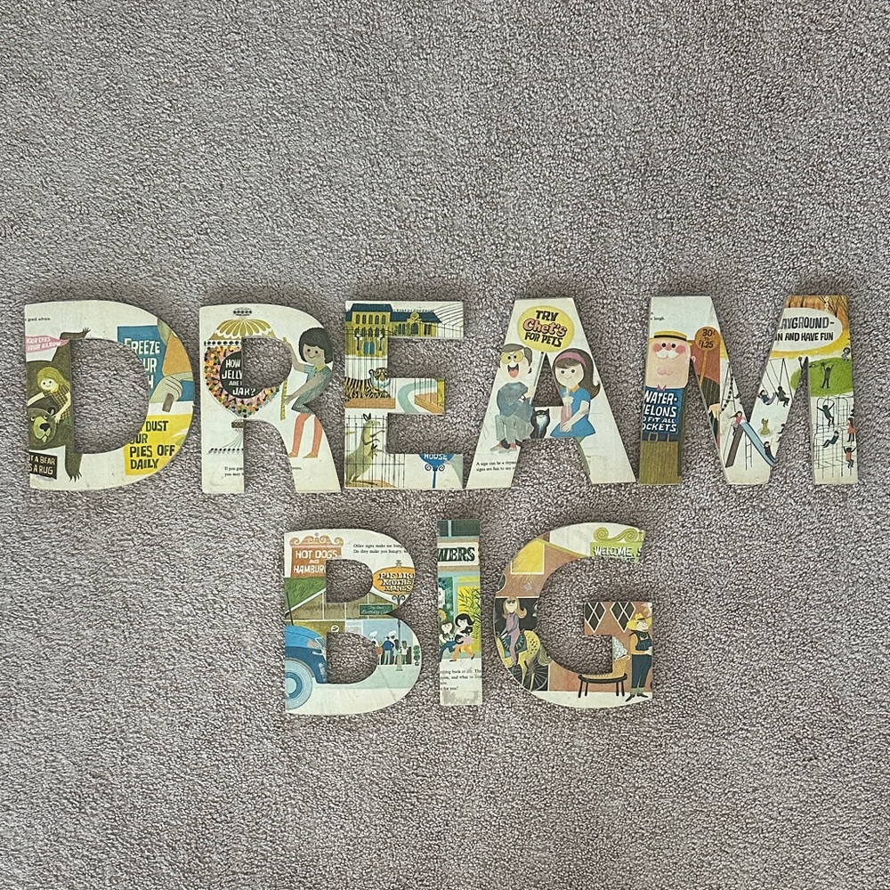 Vintage Style 'Dream Big' Wall Decor